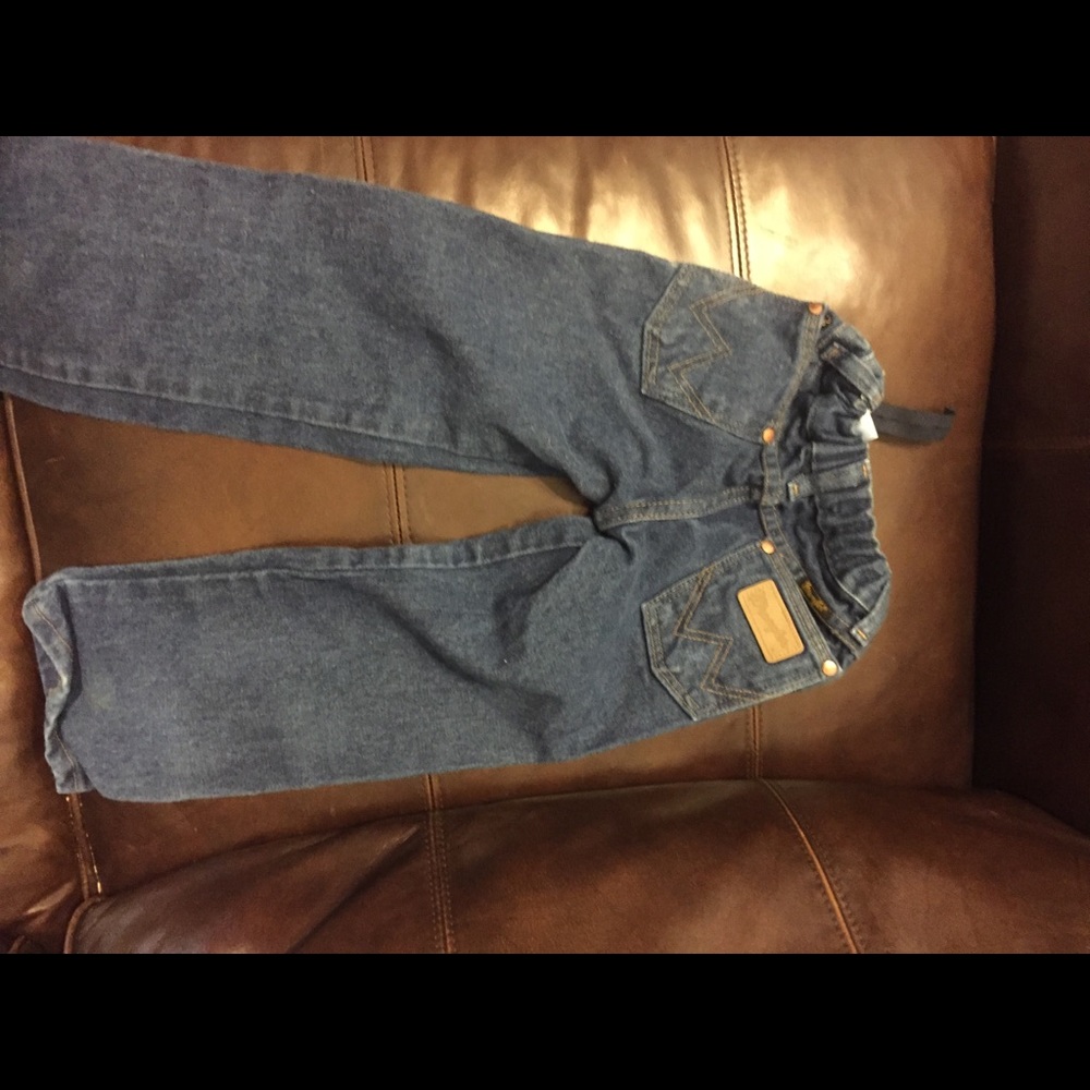 Boys size 4 Wranglers in great condition